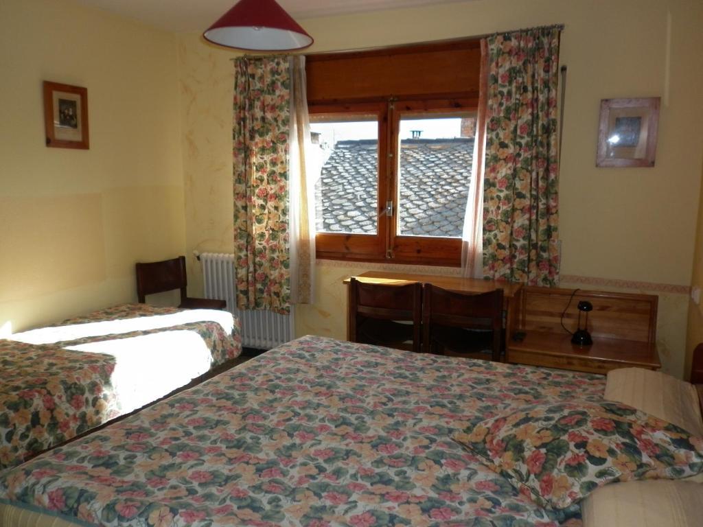 Fonda Cerdanya Hotell Puigcerdà Rom bilde